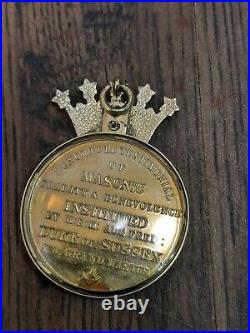 MASONIC CROWN ENCAPSULATED COIN MEDAL IN HALLMARKED 9ct GOLD SPENCER LONDON