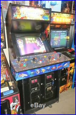 NFL Blitz 2000 Gold Commercial Coin Operated 1 to 4 player Arcade Game