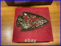 Rare kansas city chiefs, gold plated 3D arrowhead challenge coin and display box